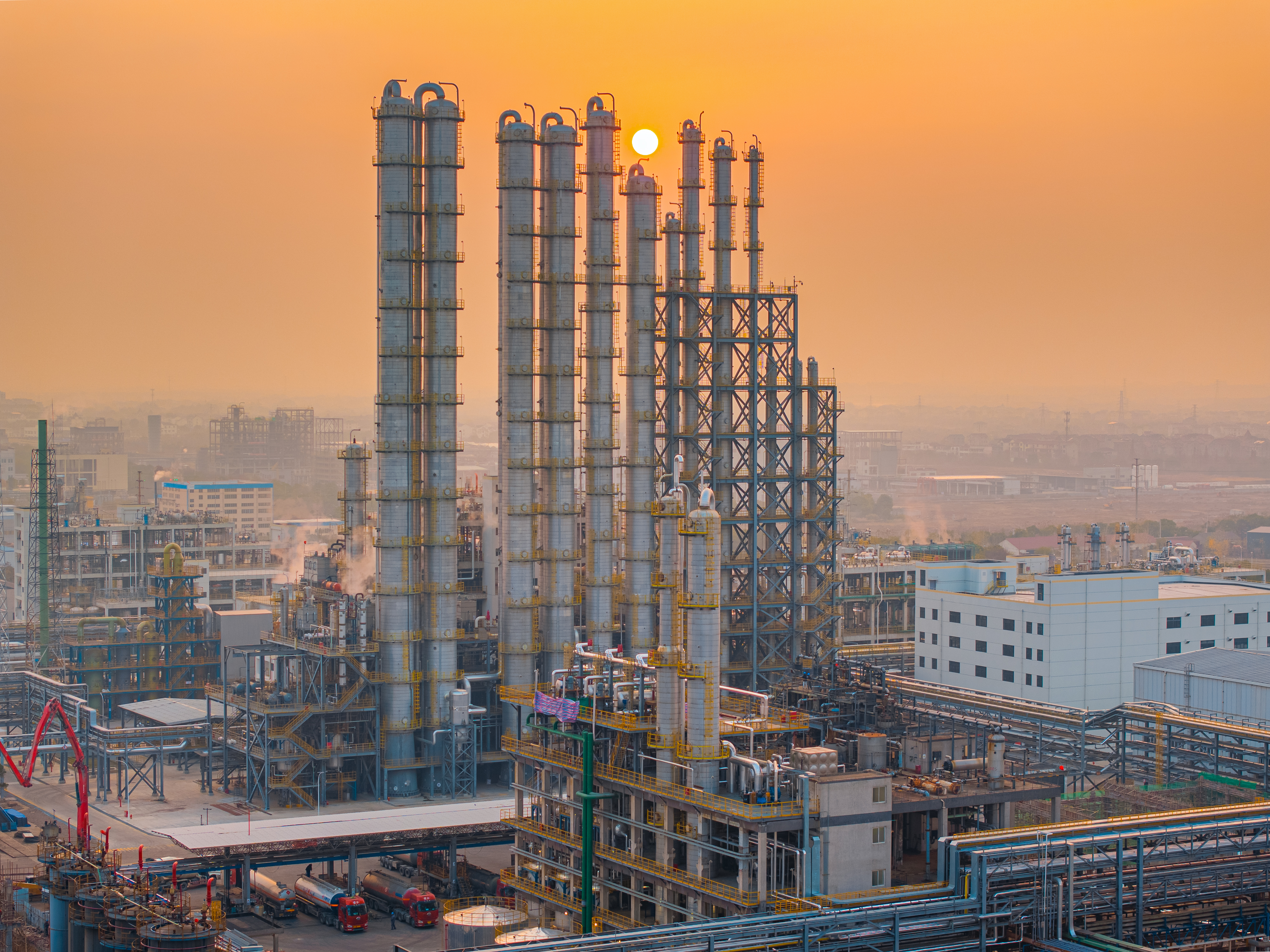 30萬(wàn)噸有機(jī)硅單體精餾裝置